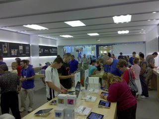 Applestore_drewmclellan